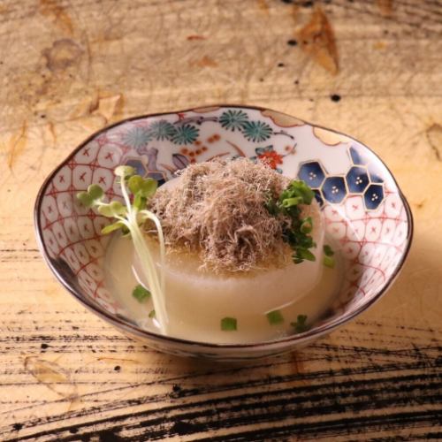 Daikon radish and grated kelp