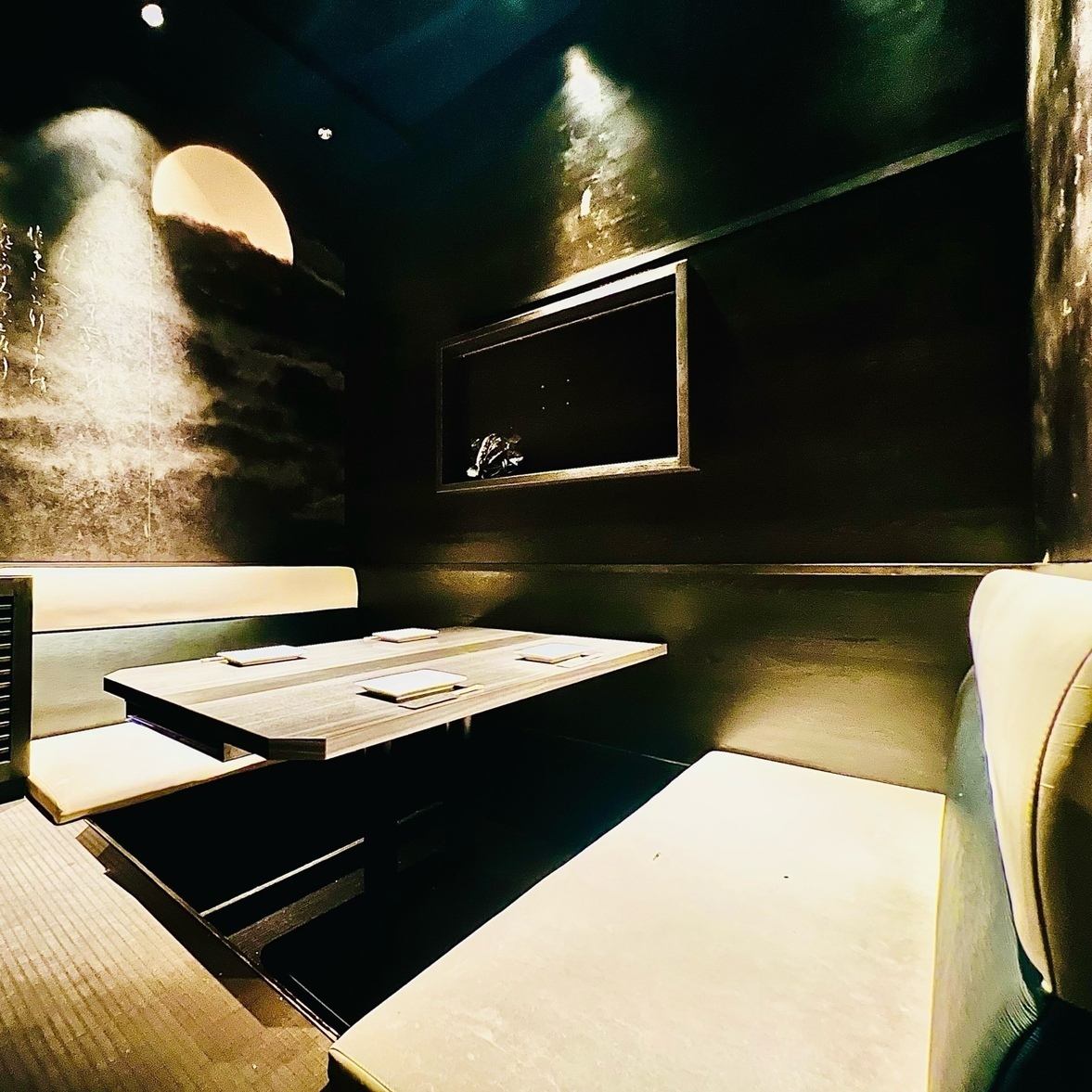 Please relax in a fantastic Japanese space without worrying about the people around you.