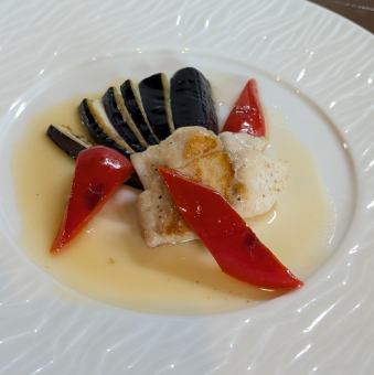 <ランチコース>　　鳥賊や海老、魚介が堪能できる♪　シーフードコース　5,500円