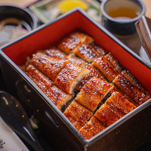 ≪イチオシの大人気メニュー！シンプルにうえ野の鰻を存分に味わえる≫ うな重（特重） ￥4,500（税込）