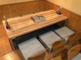 一邊享用絕品的內臟火鍋，一邊享受寬敞的空間♪