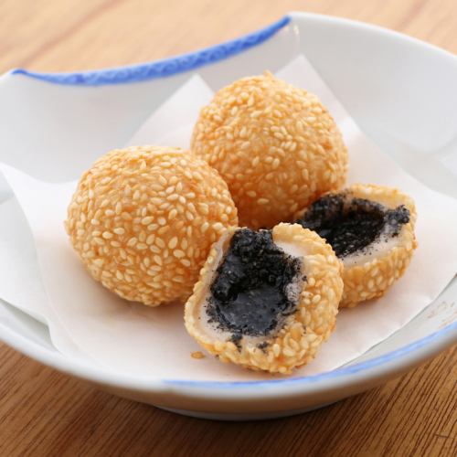 黒ゴマあんのゴマ団子（3個）