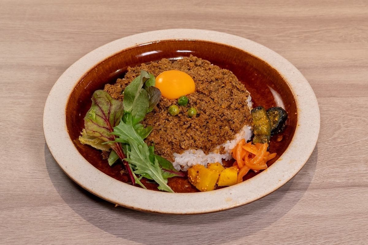16種のスパイスを配合、グレインフリーのカレーをご堪能下さい。