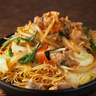 鉄板ホルモン パリパリ焼きそば