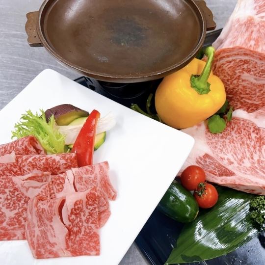 ◆メインは佐賀牛！その他豪華な料理をお楽しみ下さい。飲み放題付きで角ハイも！