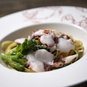 タコと菜の花のペペロンチーノ