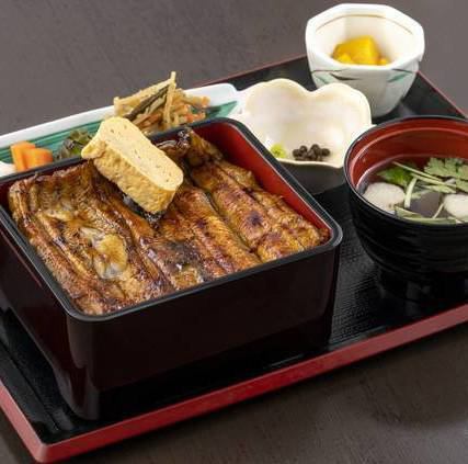 You can enjoy eel luxuriously for lunch.
