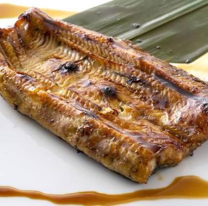 您可以在午餐時奢侈地享用鰻魚......♪