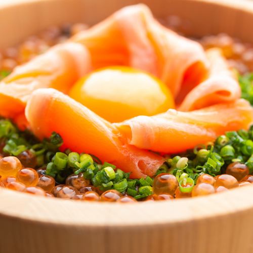 Salmon salmon roe bowl