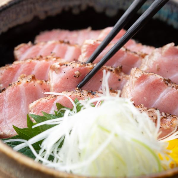 "On a special day, this is the dish for you!" The ultimate bowl of rice! Seared fatty tuna bowl♪