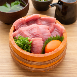 Medium fatty tuna rice bowl