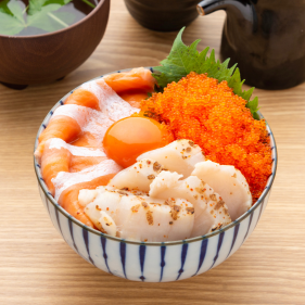 Salmon and flying fish roe rice bowl