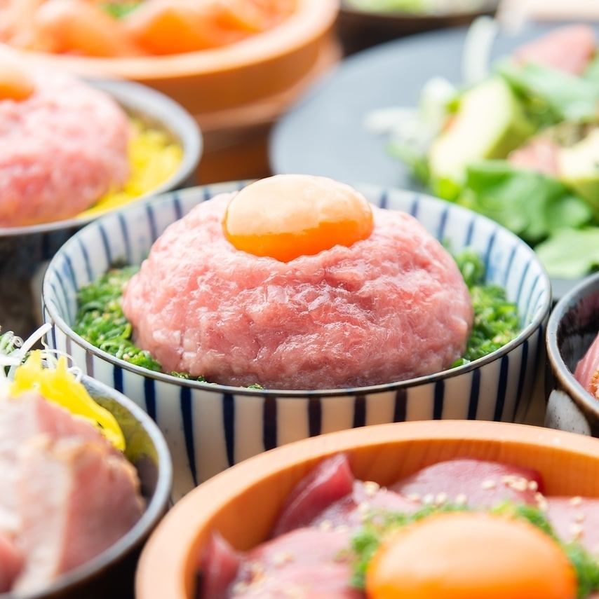 対馬産本マグロ、赤身、中トロ、大トロを贅沢に盛り込んだ一品！