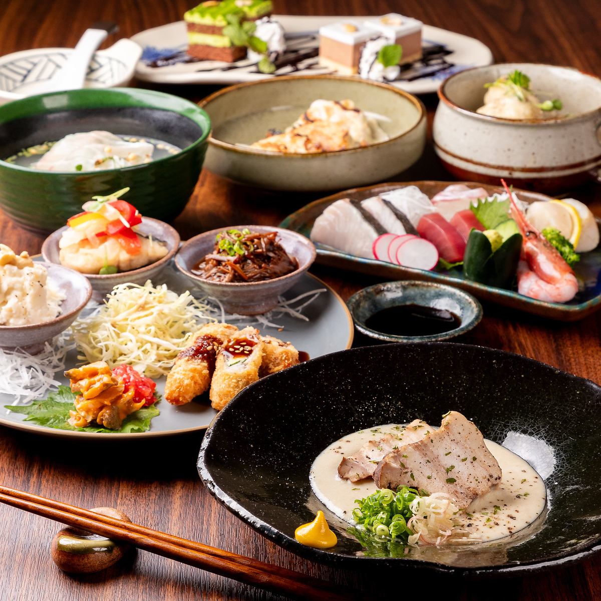 大人の隠れ家のようなお店で、和洋中伊などジャンルを超えた多彩な料理が楽しめます。