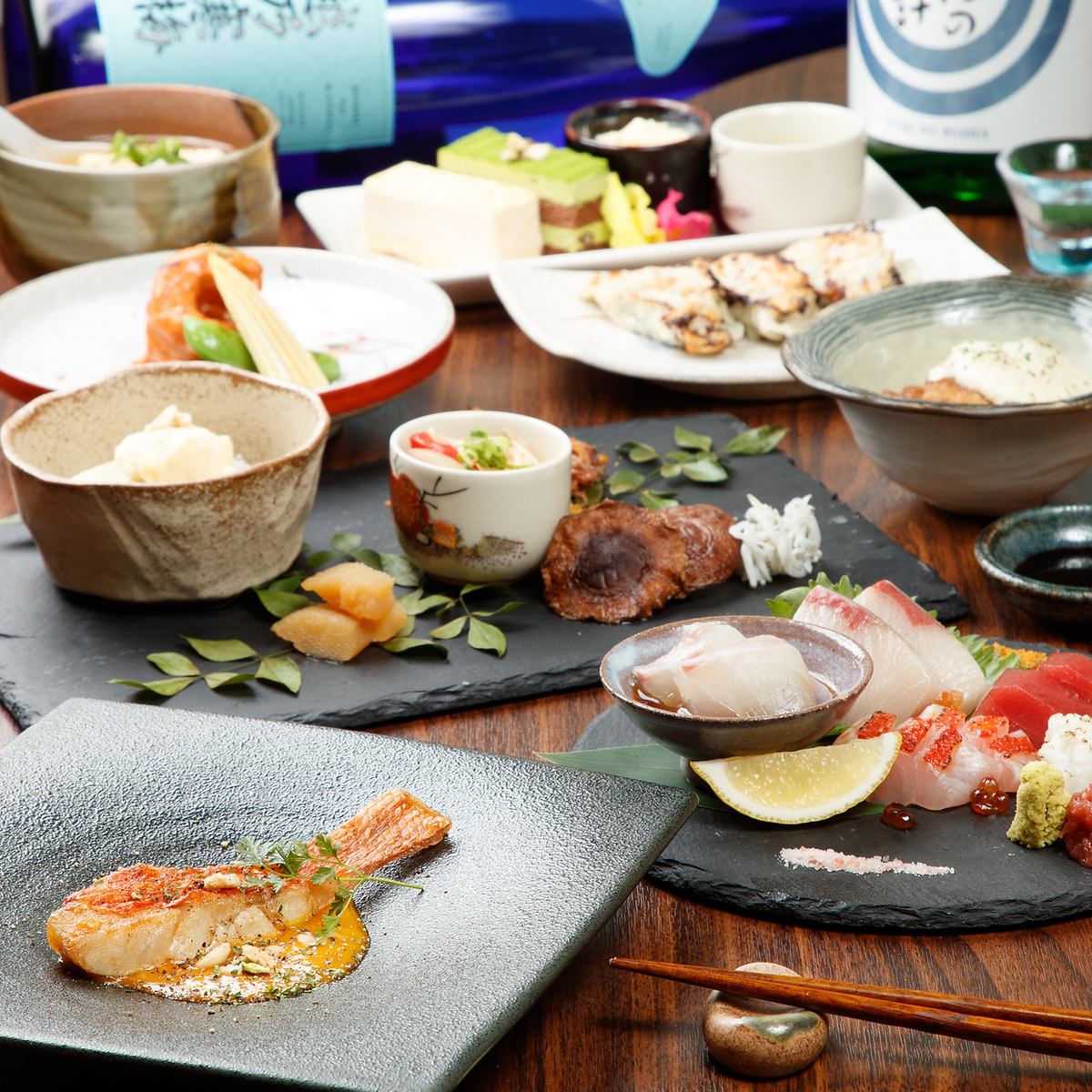 大人の隠れ家のようなお店で、和洋中伊などジャンルを超えた多彩な料理が楽しめます。