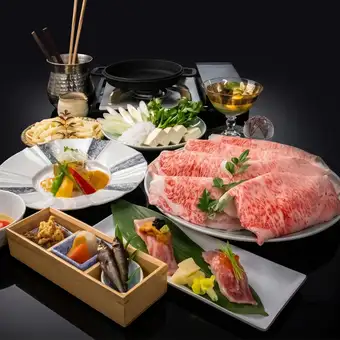肉割烹コース（神戸牛すき焼き他全６品）
