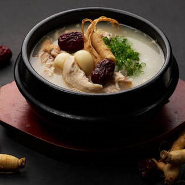 The extremely popular "rich, melt-in-your-mouth Samgyetang" from Akasaka Ongane can now be enjoyed at TEJI TOKYO.