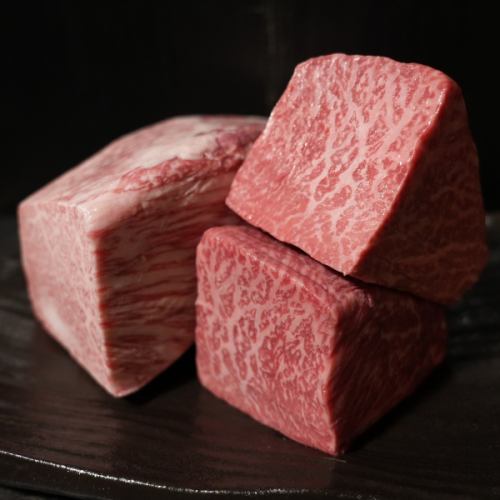 牛肉宴席烤肉10道共8,000日元（含税）