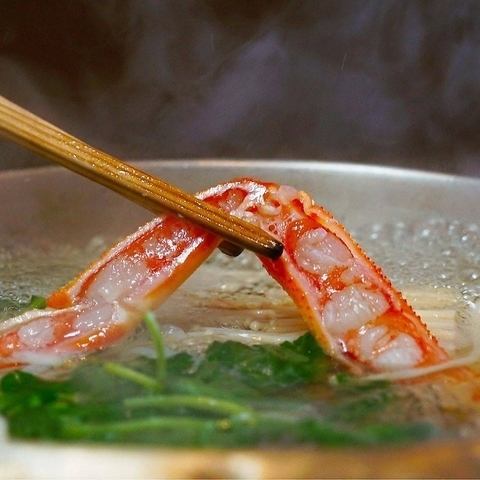 The fragrant crab flavor goes well with sake.