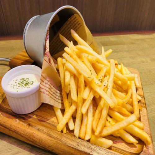French fries ~ 3 kinds of dips to choose from ~