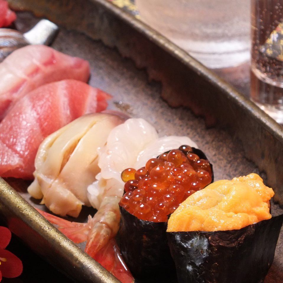 旬の魚介や珍しいネタを美味い日本酒と一緒に。接待や宴会に◎