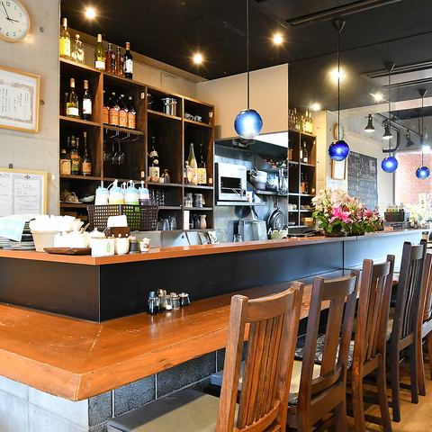 [We have table seats and comfortable sofa seats♪] You can enjoy it according to your favorite occasion, such as after work or with your family.It's a homely space, so even if you're alone, you can feel free to come.