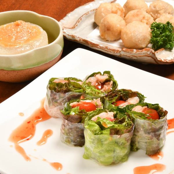 [Very popular! Recommended menu] Shrimp and vegetable spring rolls 620 yen★Addictive fried taro 450 yen, etc.