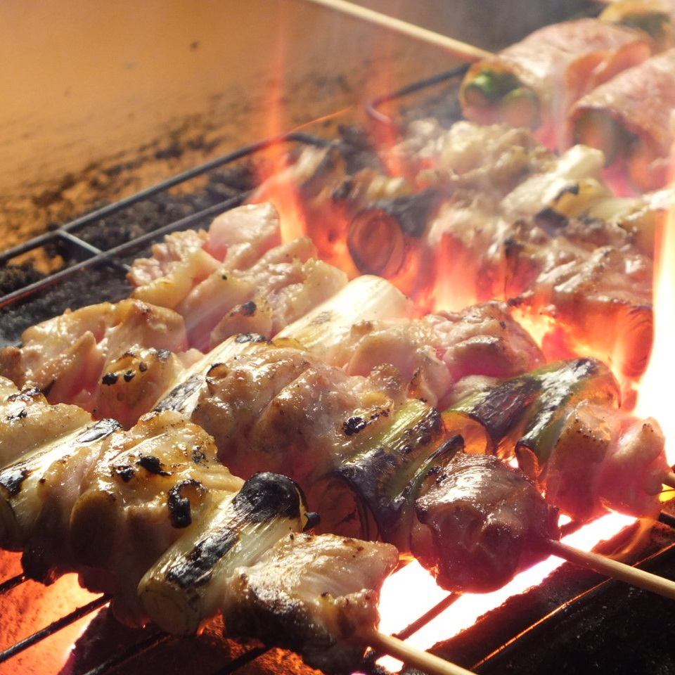 Slowly over charcoal... Come on skewers with the special Banshu 100-day chicken.