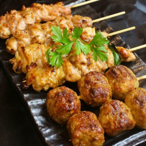 [What, it's this big!?] It's so big that you can feel the weight! Nishi Chicken Ball Gourmet's "Yakitori" 200 yen~