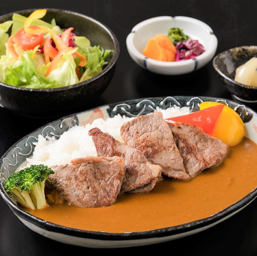 地元の名産むなかた牛を使用した料理もございます！