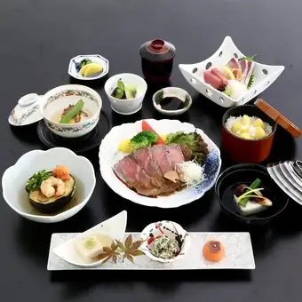 【酒桐懷石料理課程】7,500日圓 *2026年9月1日至11月30日期間有效