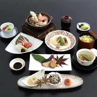 【露草懷石料理套餐】6,500日圓 *供應時間：2026年9月1日至2026年11月30日