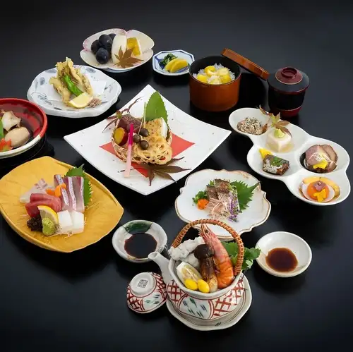 旬の食材を味わう会席料理