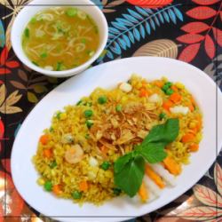海鮮と野菜のミックスチャーハン