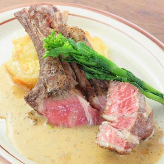 日本牛肉，法阿格拉，牛排，烤串...用炭火烤制的精美菜单