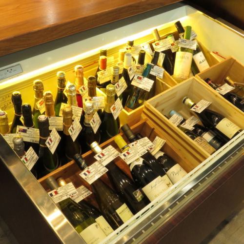 ◆ About 90 kinds of wine available!