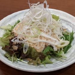 【大山どり】蒸し鶏と豆腐のごまサラダ