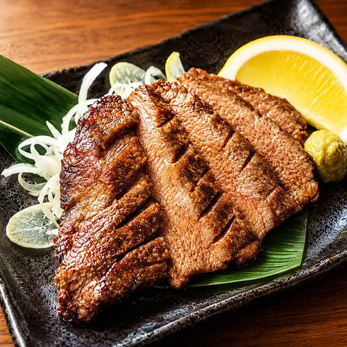 厚切り霜降り牛タン