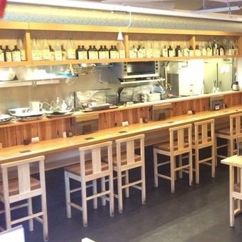 [Recommended for one person!] Counter seats where you can enjoy your meal while enjoying the cooking scenery.Even if you are not used to eating out alone, the atmosphere is easy to enter, so please feel free to visit us♪