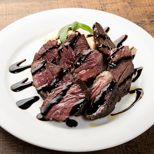 Roasted lean beef tagliata with balsamic sauce (180g)