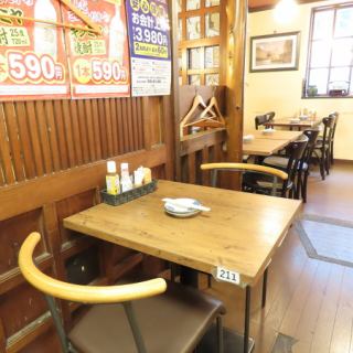 [2-seat table on the 2nd floor] For small parties or after-work drinks