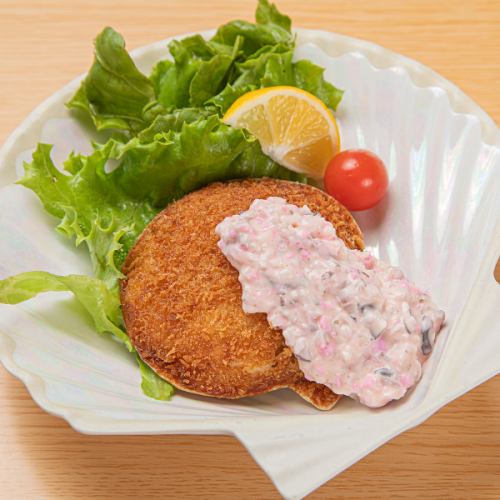 【見た目も楽しい♪柴漬け香る特製ホタテコロッケ】700円(税込)