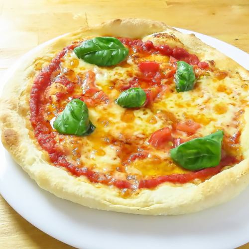 [A classic favorite♪ Enjoy it with everyone] Pizza Margherita 1,100 yen (tax included)