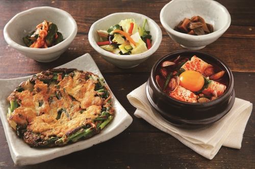 “Chijimi＆Sundubu Jjigae套餐”（含税1,190日元）