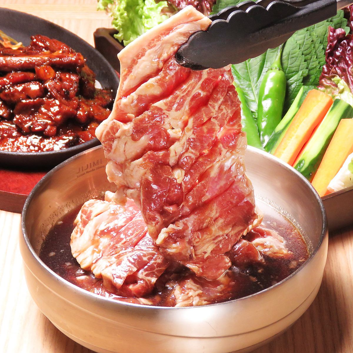 The Samgyeopsal all-you-can-eat course is 3850 yen including tax with all-you-can-drink for 2 hours!