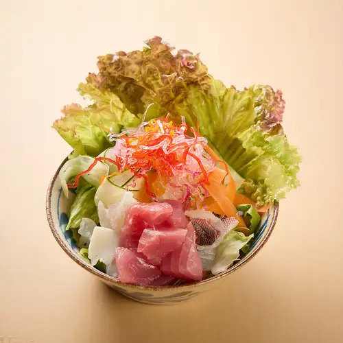島魚と島野菜の海鮮サラダ