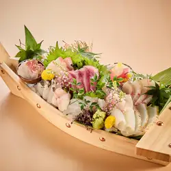 名物!うおたむ丸 船盛り ~いーぐわぁ~ (2~4人前)