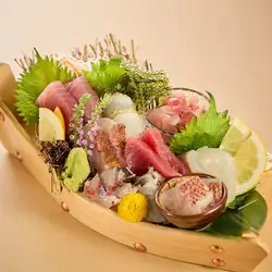 名物!うおたむ丸 船盛り ~まーさん~ (1~2人前)