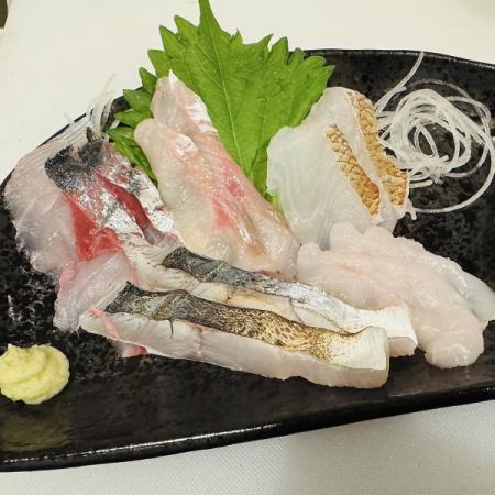 お造り盛り合わせ