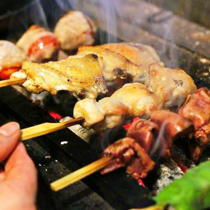 炭火で香ばしくじっくり焼き上げた焼き鳥・焼きとんが当店自慢！